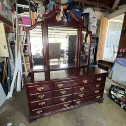 8 Drawer Dresser With Mirror 