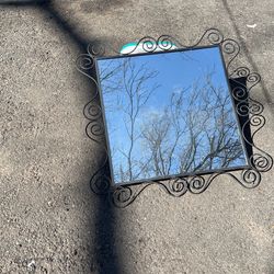 Mirror for sale only $10