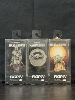 Star Wars The Mandalorian FigPin Set with chrome Grogu and Mando