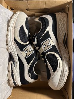 New balance 2002r black/tan 10.5 men’s brand new