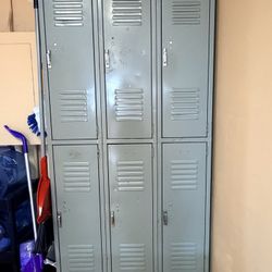 Metal locker /  locker Room