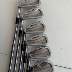 Left handed golf clubs