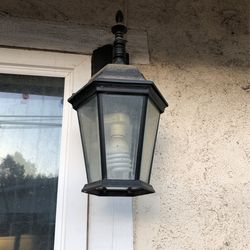 Light fixtures
