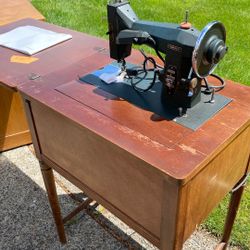 Menmore Sewing Machine  With Table 