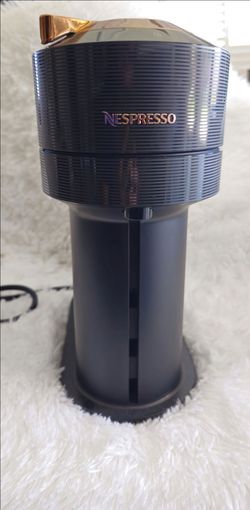 Nespresso Coffee Machine with Milk Frother – Excellent Condition