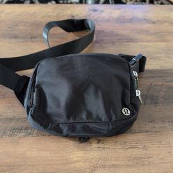 Lululemon everyday bag