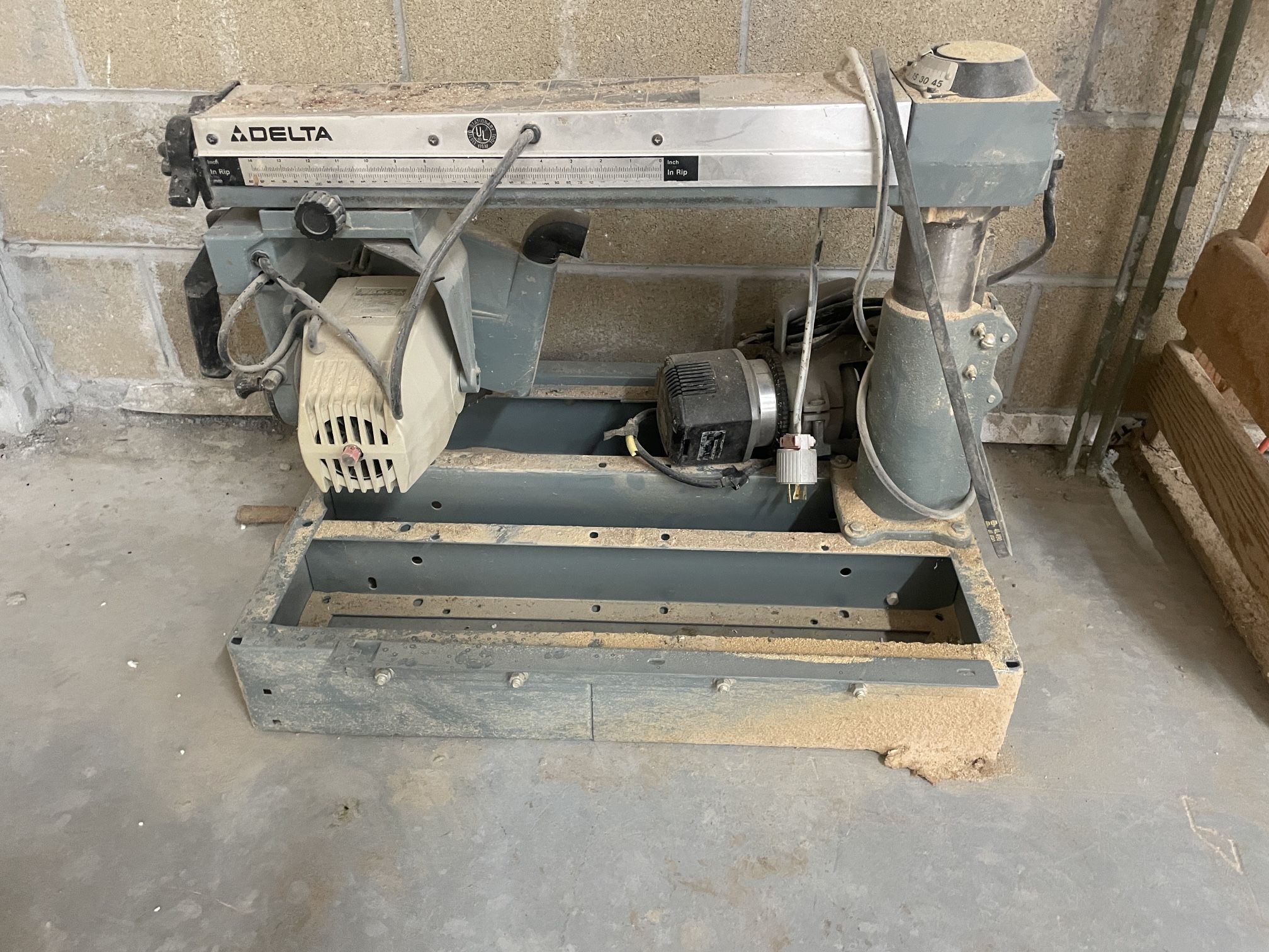 Delta Radial Arm Saw