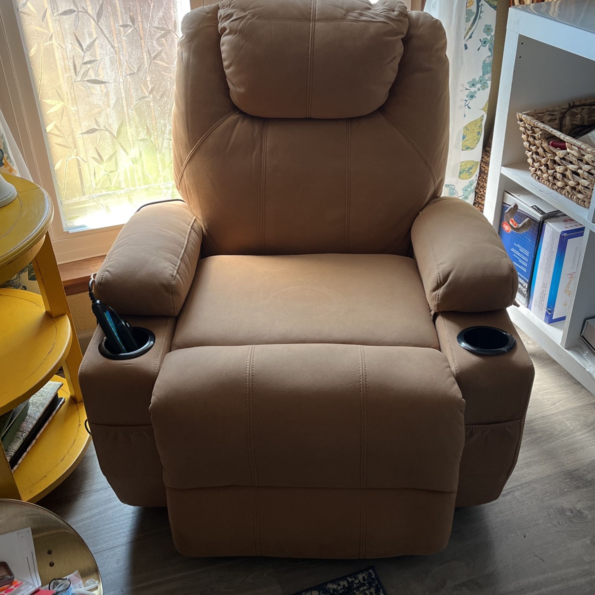 Reclaiming Chair With Massage