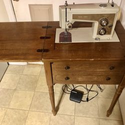 Kenmore Sewing Machine W/ Built In Stand 