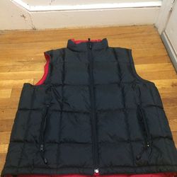 Red And Black 2 Sided Comfy And Heavy Duty Winter Vest. Message me anytime if intertested or want more pictures or videos of it thank you.