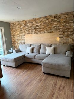 FREE DELIVERY🚚 Ashley Furniture Oversized Double Chaise Sectional Sofa