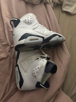 Air Jordan 6 size 10.5 White Midnight Navy Sneakers