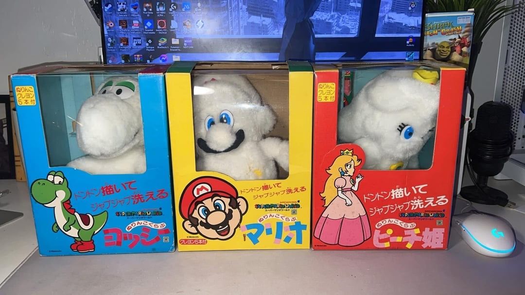 RARE 1993 Super Mario World Color Me Plush Set