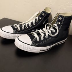 Brand New Mens Converse Size 9 