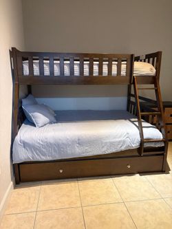 Bunk bed full and two twins