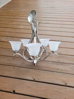 Kichler Dover 5-Light Chandelier (Model 2020NI):