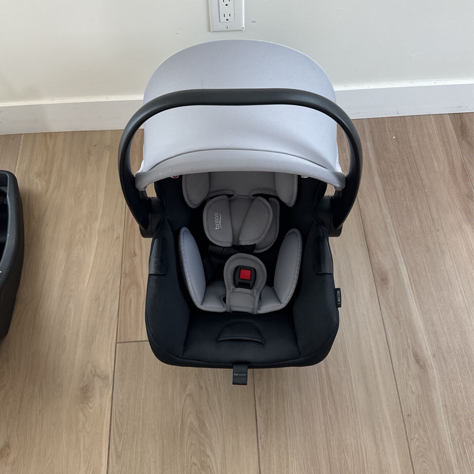 Britax Willow S Infant Car seat