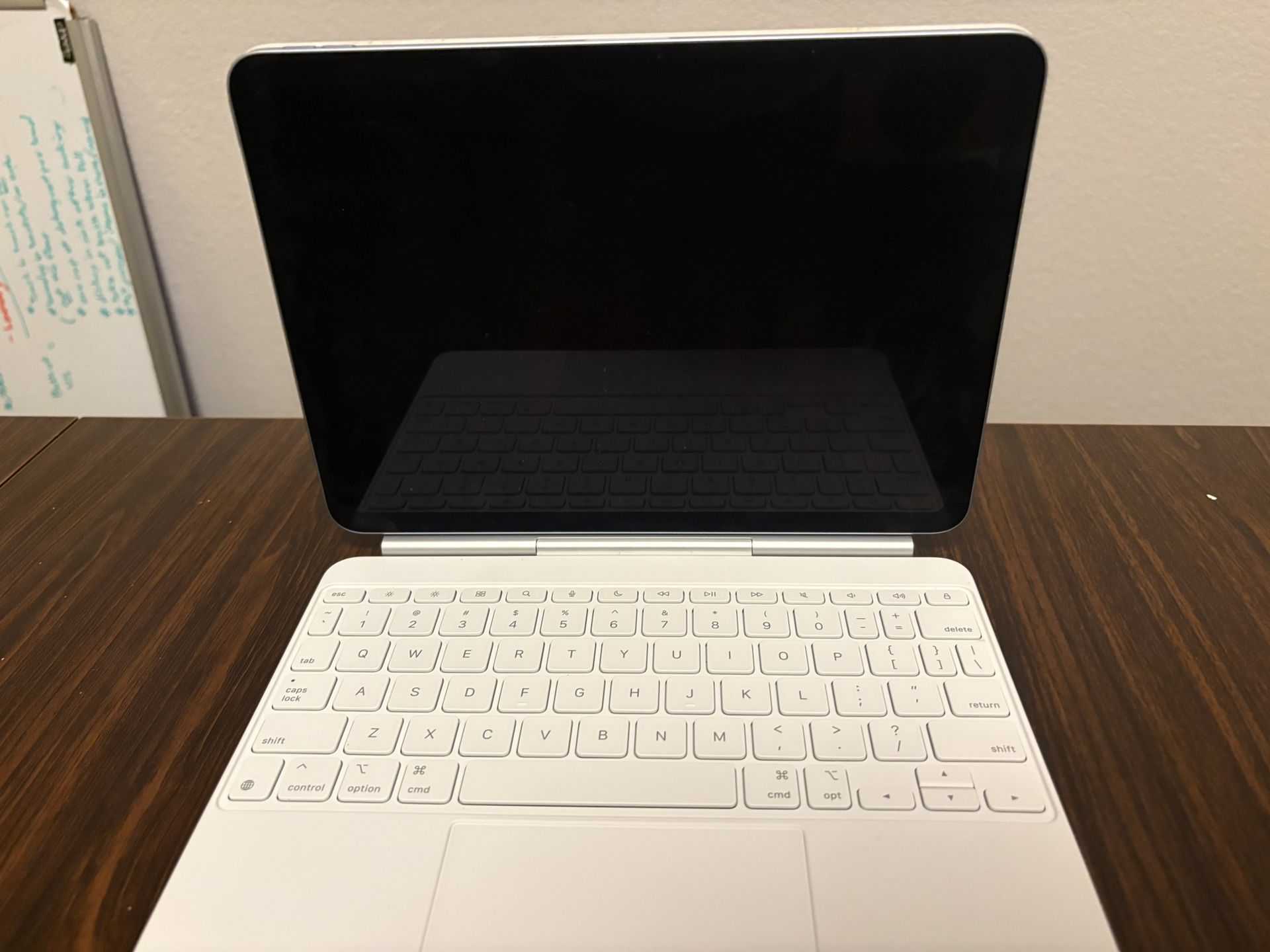 Like-New iPad Air 11” (M3, 256GB, Wi-Fi) + Apple Magic Keyboard – Albuquerque, NM