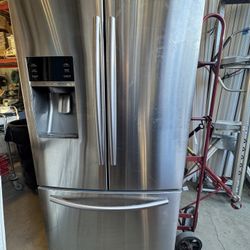 Samsung 22.5 Cu ft Stainless Counter-Depth French Door Refrigerator