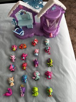 2 Sets Of Hatchimals Collectibles 
