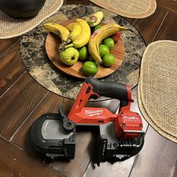 Milwaukee M12 Bandsaw 2 1/2” Seminuevo No Blade $150 Firme Precio 