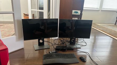 2 Dell Monitors + ThinkPad Docking Station + Logi keyboard