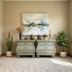 ✨Large pair of French Antique 3 Drawer Nightstands/End Tables✨