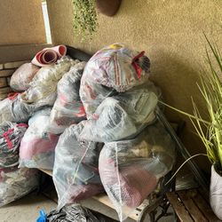 Free Girls Clothes  (Fontana) 