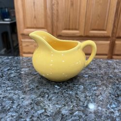 Vintage BAUER USA stamped on the bottom Yellow La Linda Creamer Old Style. Preowned. Has been on display in a cabinet. Smoke free home