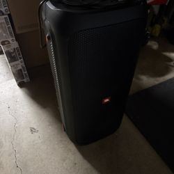 JBL 310 PartyBox Bluetooth Speaker