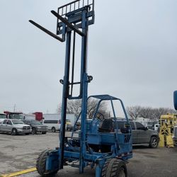 Forklift 