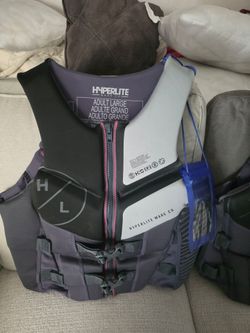 2 swimming vest