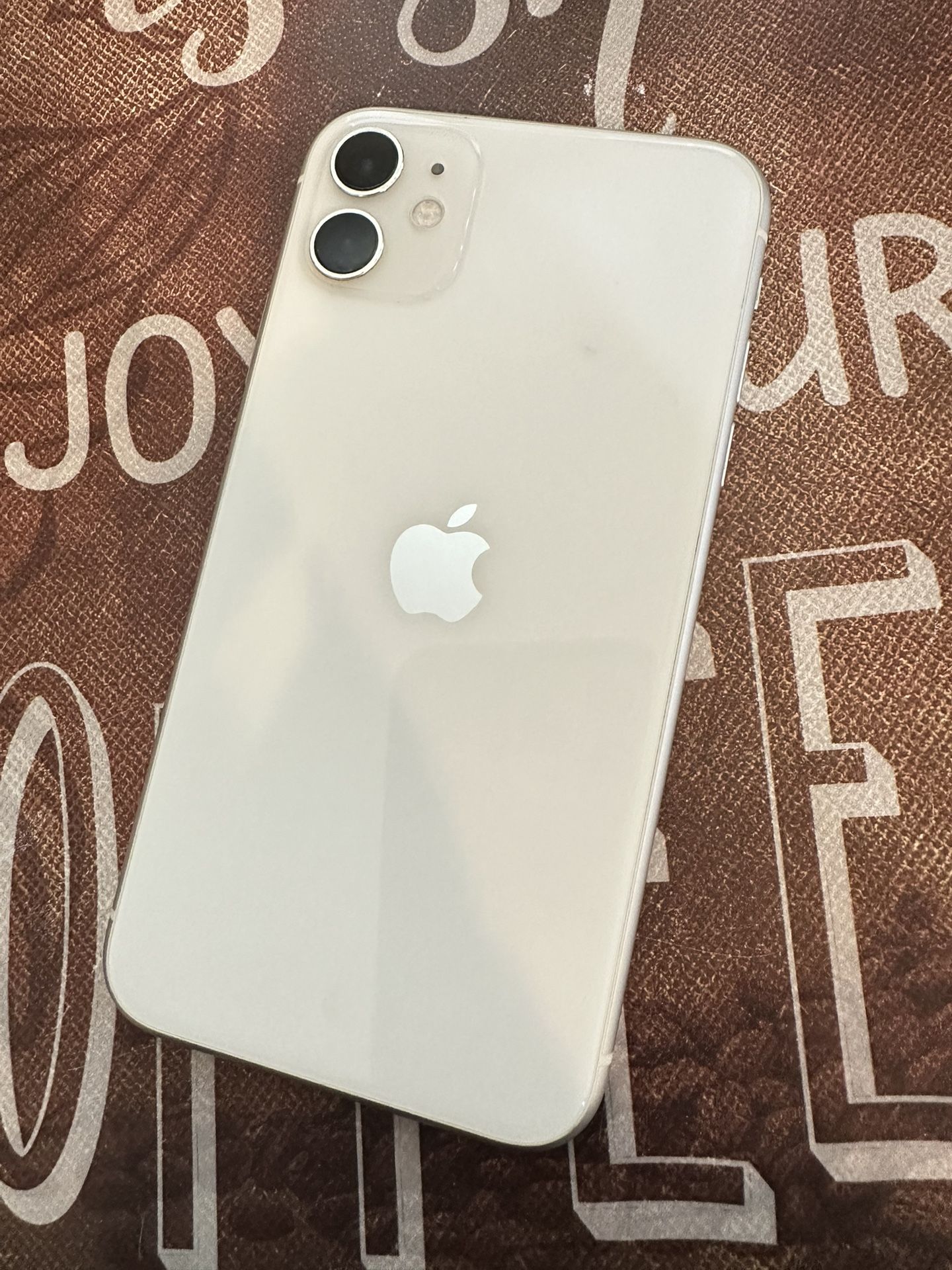 Apple iPhone 11 64gb White Color For AT&T And Cricket Wireless