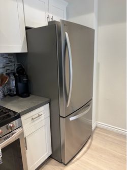 LG Stainless Steel Bottom Freezer Refrigerator LRDCS2603S