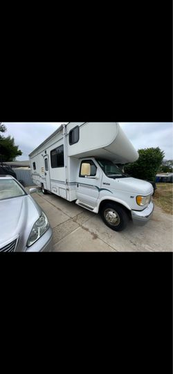 ford Shasta 28 ft rv motorhome v10 engine 1997 gas 28k miles runs great