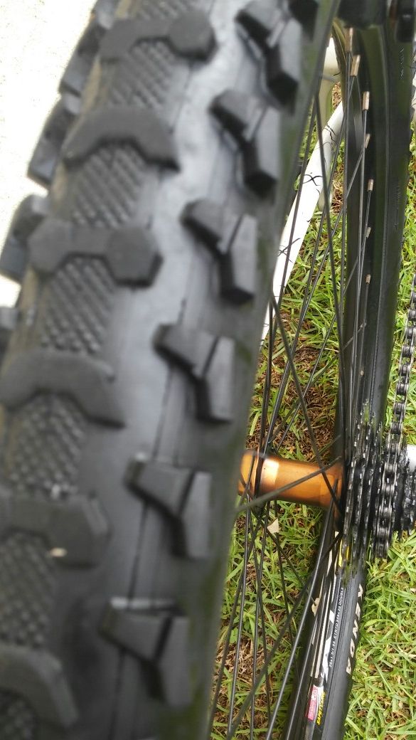 GT TIMBERLINE TRIPLE TRIANGLE MOUNTAIN BIKE 26"24 SPEED /BICICLETA DE MONTAÑA GT TIMBERLINE RODADA26