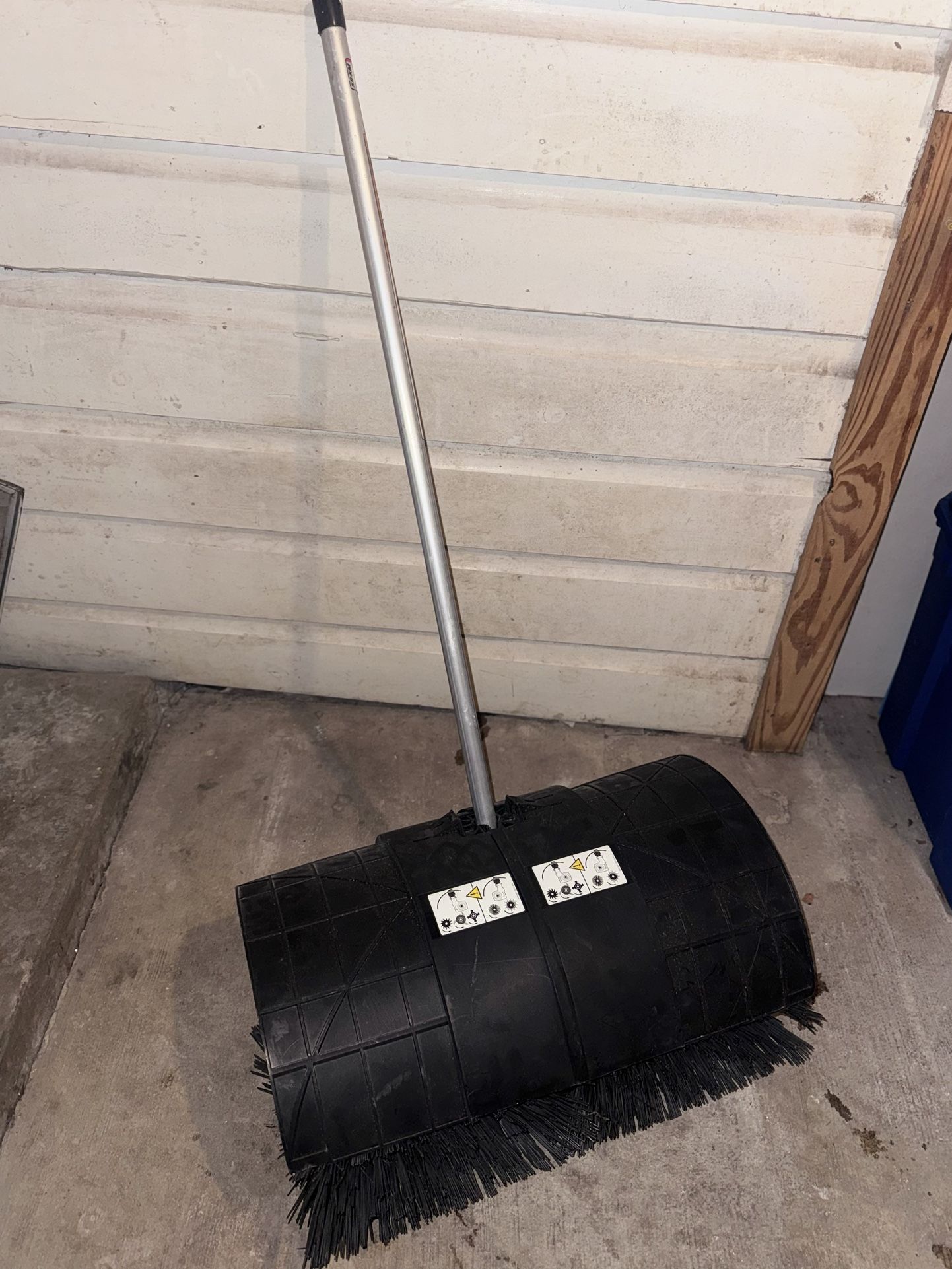 Synthetic zacate brush