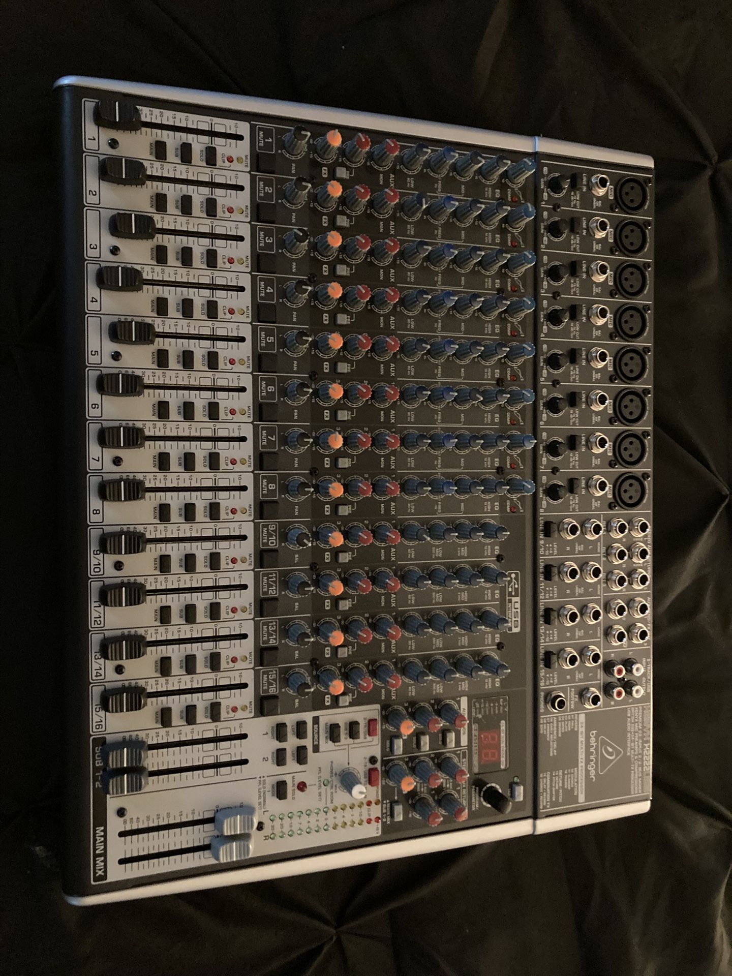 Behringer Mixer 16 Channel