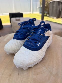 1Y Under Armour Youth Baseball Cleats – Excellent Condition