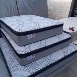 Queen Size Mattress Pillow Top 12" Thick.    Brand New Mattress.   Delivery Available.  Same Day Delivery 