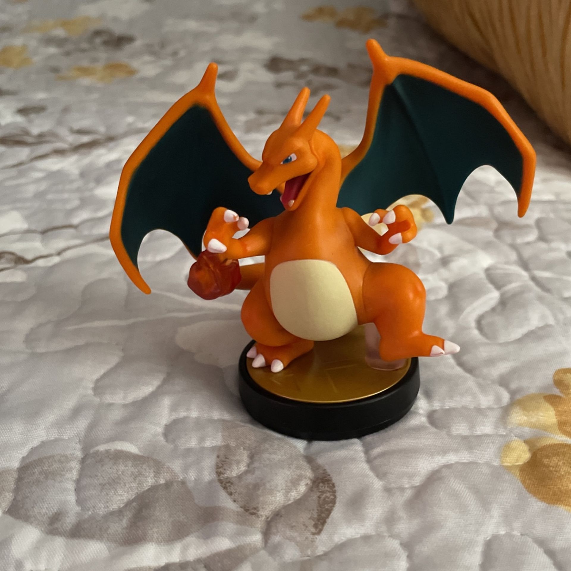 Charizard Amiibo