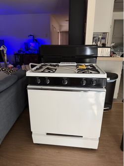 GE Hotpoint 30” Gas Stove