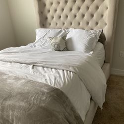 American signature queen bed - Ivory