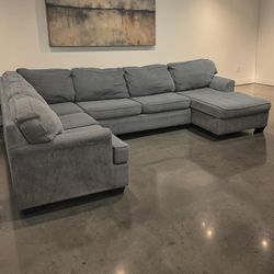 Dark ๐ฉถ Grey Ashley furniture Sectional Couch ๐๏ธ