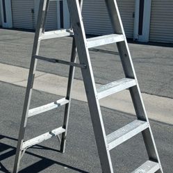 6 Ft Aluminum Ladder