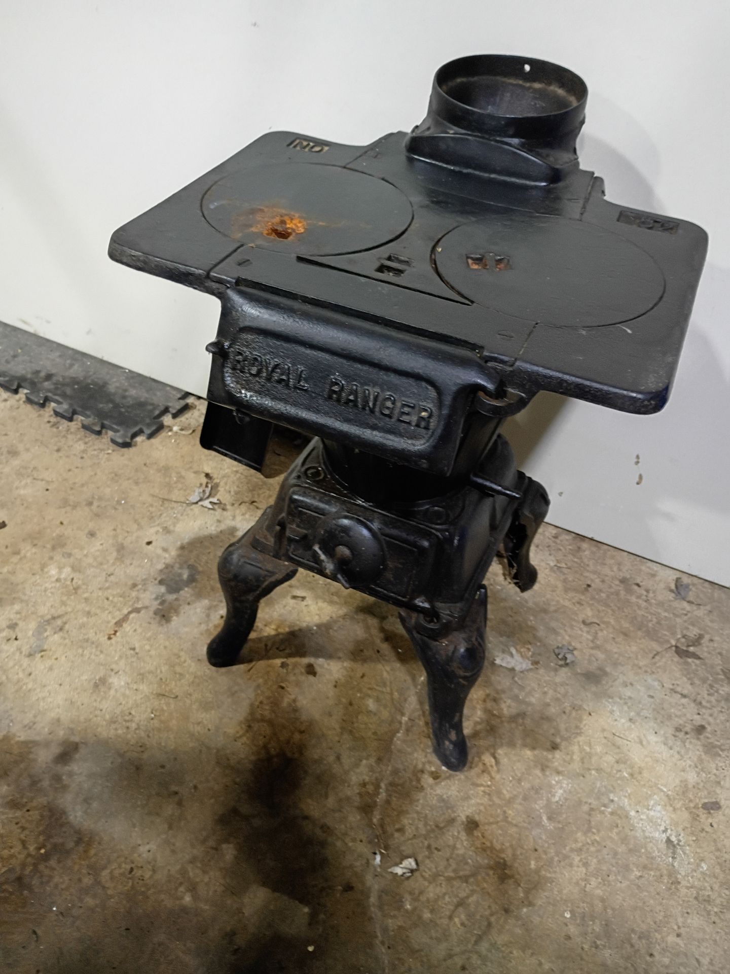 Royal Ranger cast iron stove