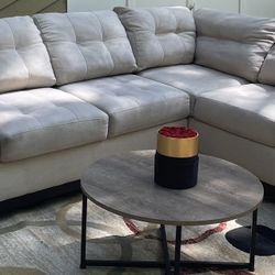 American Signature 2pc Sectional 