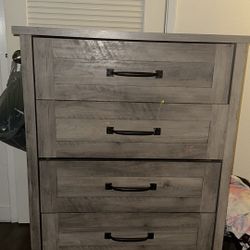 Dresser 