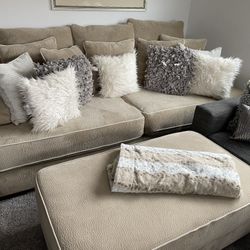 Macy’s Immaculate Deep Couch/sectional W Ottoman 