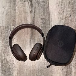 Brown beats